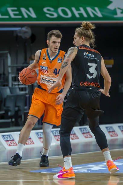 技战术以速 技战术以速