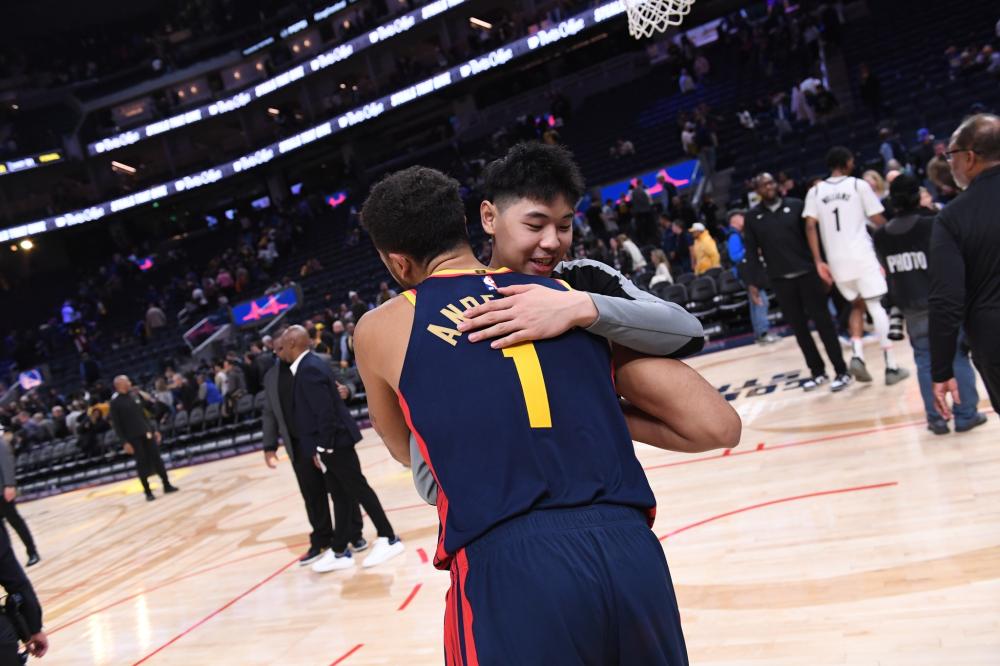 并在进攻端 并在进攻端