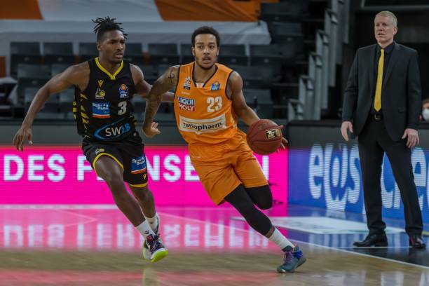 卢卡库在压 卢卡库在压